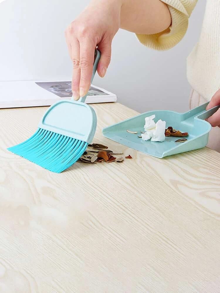 Buy 2 Get 2 Free Offer - Imported Portable High Quality Kit 2 Pcs Cleaning Brush & 2 Pcs Dustpan 4 Pcs